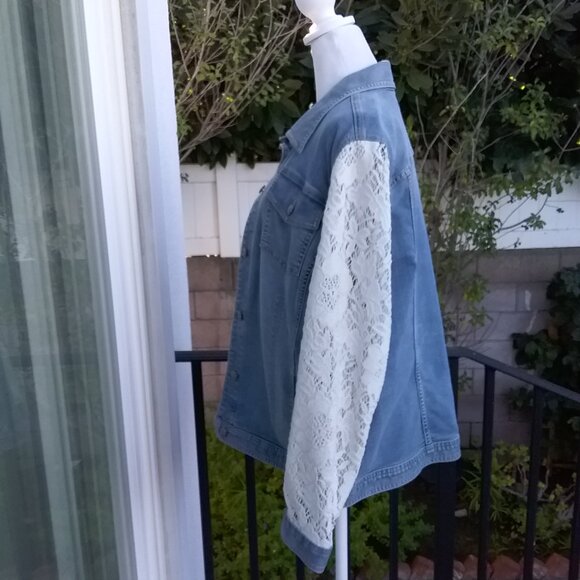 Chico’s Denim Jacket Medium Wash with Lace Chico's size 3 or XL - Picture 5 of 8